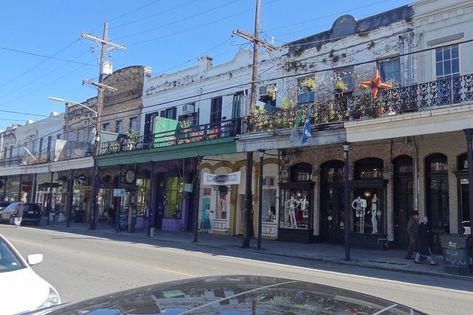 Stroll the many eclectic shops of Magazine Street. Image courtesy of Flikr. Things no one tells you about new orleans #NOLA Nola Street Style, New Orleans Shopping, Loyola New Orleans, Il Mercato New Orleans, New Orleans Halloween, New Orleans Transportation, New Orleans Bourbon Street, Magazine Street New Orleans, New Orleans Style