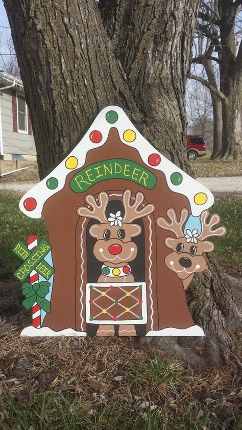 Reindeer Stable, Wooden Gingerbread House, Gingerbread Reindeer, Christmas Classroom Door, Outside Christmas Decorations, Christmas Cutouts, Gingerbread Christmas Decor, Christmas Yard Art, Lawn Art