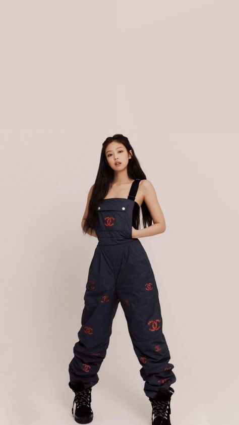 #jennie #blackpink #chanel Jennie Chanel Outfit, Chanel Jumpsuit, Jennie Kim Chanel, Chanel Jennie, Jennie Chanel, Chanel Outfit, Mode Chanel, W Korea, Black Pink Kpop