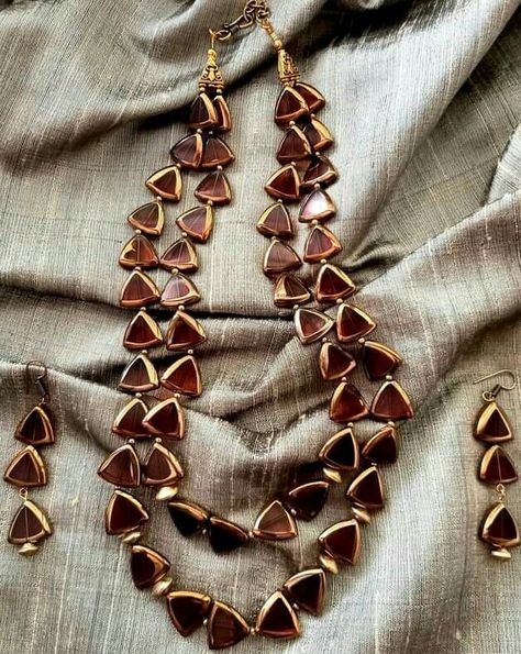 Ornaments Making, Trending Jewellery, Gold Jewelry Prom, Silver Necklace Designs, Classic Jewellery, Ruby Jewellery, Jewelry Traditional, Choker Necklace Designs, Black Beads Mangalsutra Design