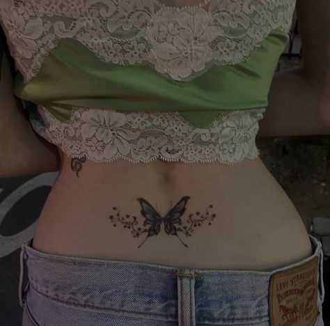 Butterfly Tattoos For Women, Petite Tattoos, Punk Nails, Discreet Tattoos, Aesthetic Tattoo, Elegant Tattoos, Body Tattoos, Butterfly Tattoo, Back Tattoo