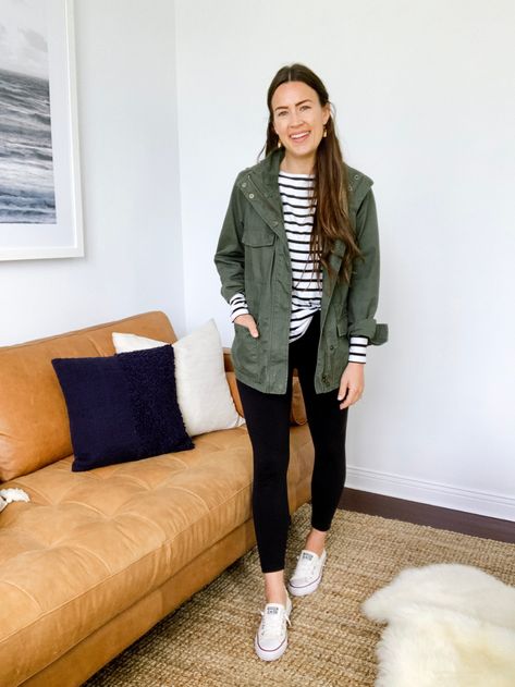 Parka Outfit, Natalie Borton, Athleisure Looks, Converse Outfits, Easy Outfit, Khaki Jacket, Outfit Formulas, Outfits With Converse, Athleisure Outfits