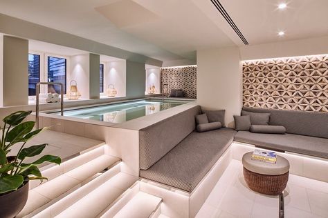 Swimming Pool Basement, Home Jacuzzi Indoor, Indoor Jacuzzi Room Ideas, Jacuzzi Indoor, Indoor Swim Spa, Penthouse Ideas, Jacuzzi Room, Hydrotherapy Pool, Indoor Swimming Pool Design