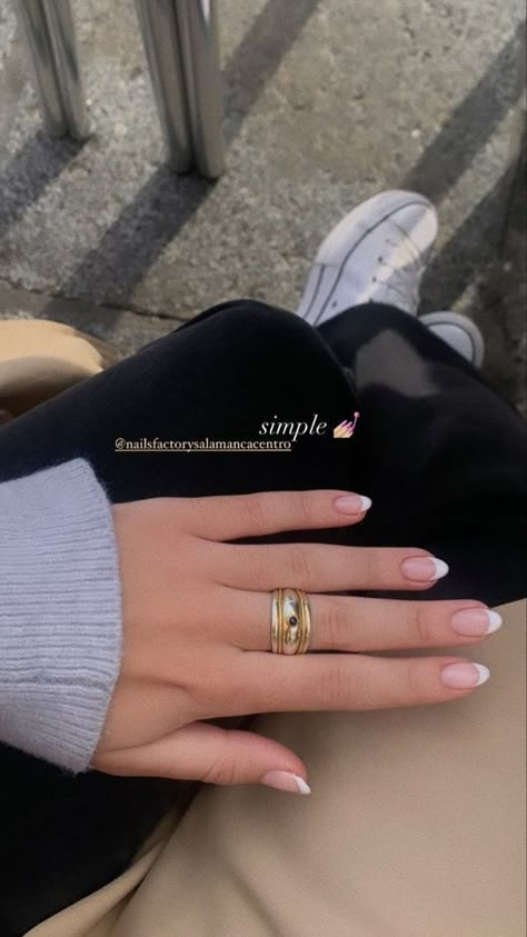 May Nails Short Almond, Gel Nail Designs2023, Short Niles Ideas, Simple Nails Tips, Natural Beach Nails, Gel X French Tip Nails, Almond Shaped French Tip Nails, Short Almond French Tip Nails, American Tip Nails