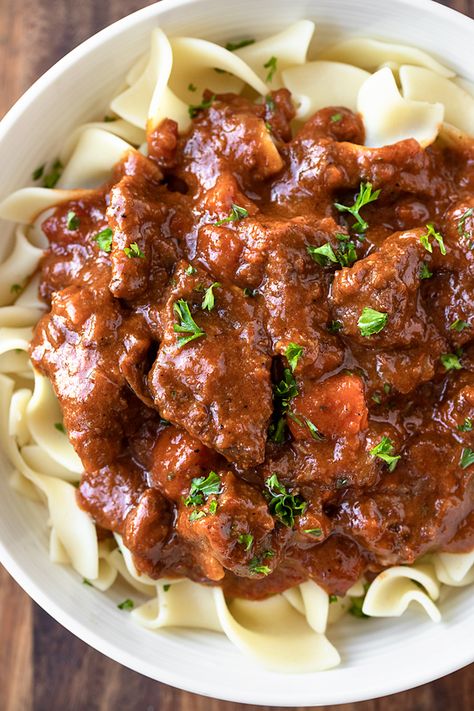 Chunky Beef Recipes, European Beef Recipes, Polish Beef Goulash, Beef Golashes Recipes, Veal Chunks Recipe, Authentic Goulash Recipes, Czech Goulash Recipes, German Beef Recipes, Polish Goulash Recipes