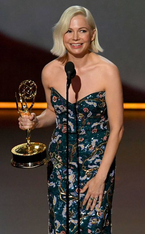 Michelle Williams, 2019 Emmy Awards, Emmys, Winners - www.atvnetworks.com Emmy Award Trophy, Sarah Lancaster, Award Trophy, Anthony Anderson, Equal Pay, The Emmys, Acceptance Speech, Entertainment Tonight, Michelle Williams