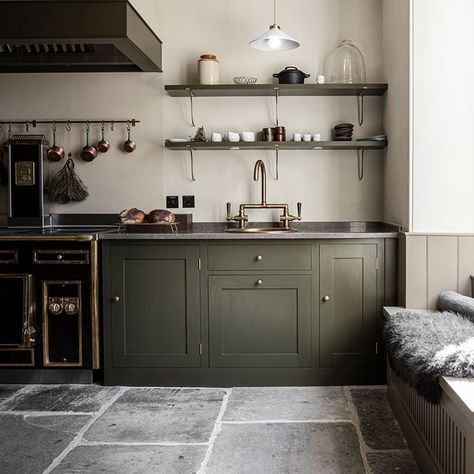 English Kitchens Design, Plain English Kitchen, British Kitchen, Bespoke Kitchen Design, Plain English, Traditional Kitchen Design, English Kitchen, Monday Inspiration, English Kitchens