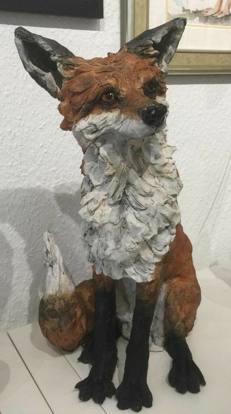 Clay Fox Sculpture, Ceramic Fox Sculpture, Fox Clay Sculpture, Animal Sculptures Clay, Pottery Fox, 3d Drawing Ideas, Dog Paw Art, Clay Fox, Ceramic Fox