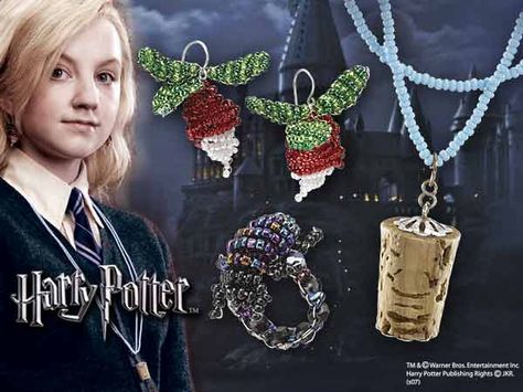 Luna Lovegood's Jewelry Luna Lovegood Accessories, Luna Lovegood Earrings, Luna Lovegood Outfits, Harry Potter Memorabilia, Noble Collection Harry Potter, Cumpleaños Harry Potter, Harry Potter Luna Lovegood, Harry Potter Set, Harry Potter Jewelry