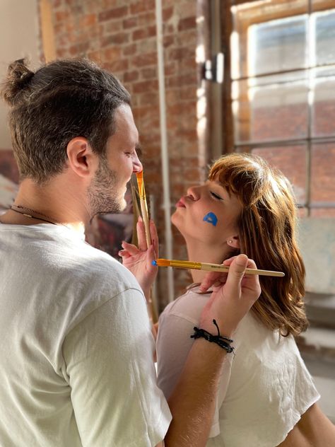 Paint Together Couple, Couple Painting Together Aesthetic, Paint Date Photoshoot, Paint Couple Photoshoot, Couple Painting Photoshoot, Artist Couple Aesthetic, Couple Face Paint, Artist Couple, Dna Test Results