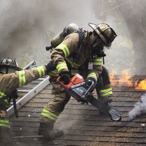 Firefighter ventilating a roof with a chainsaw Firefighter Images, Firefighter Brotherhood, Firefighter Training, Firefighter Art, Firefighter Paramedic, Firefighter Pictures, Firefighter Emt, Firefighter Love, Fire Training