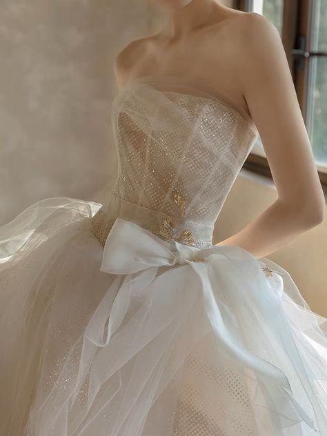 Plain Wedding Dress, Classy Wedding Dress, Royal Wedding Dress, Beautiful Wedding Gowns, Princess Ball Gowns, Wedding Dresses Corset, Dreamy Dress, Tulle Wedding, Tulle Wedding Dress