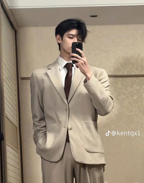 Korean Ceo Man, White Vest Outfit Men, Korean Suit Men, Korean Men Suit, Korean Prom, Prom Outfits Men, White Vest Outfit, Aesthetic Guy Outfits, Korean Suit