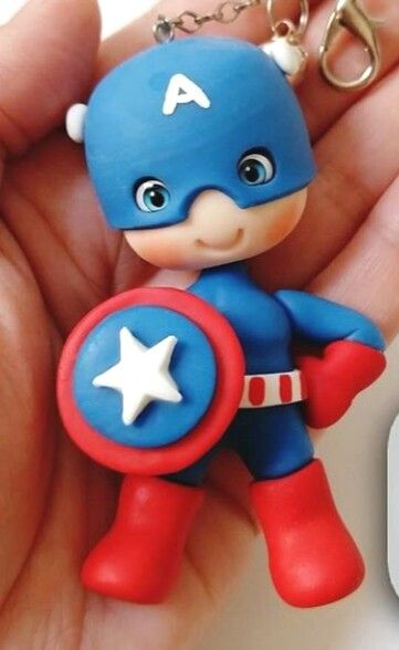 Clay Superhero, Diy Avengers, Superhero Birthday Cake, Clay Keychain, Quilling 3d, Fondant Cake Toppers, Cake Decorating Frosting, Clay Diy Projects, Polymer Clay Christmas