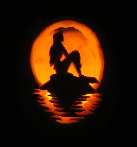 Little Mermaid Mermaid Pumpkin, Kids Pumpkin Carving, Cute Pumpkin Carving, Disney Pumpkin Carving, Scary Halloween Pumpkins, Pumkin Carving, Mermaid Stuff, Disney Pumpkin, Creative Pumpkin Carving