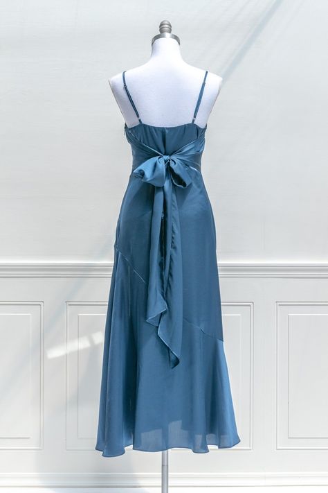 Blue Silk Midi Dress, Semi Formal Dresses For Wedding Guest, Conformation Ideas, Bridgerton Inspired Dresses, Medium Length Dresses, Light Blue Dress Short, Semi Formal Dresses For Wedding, Bridgerton Ball, Elegant Homecoming Dresses