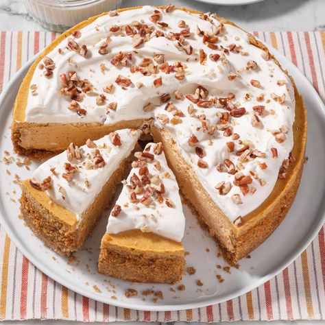 Copycat Cheesecake Factory Pumpkin Cheesecake Copycat Cheesecake Factory Pumpkin Cheesecake, Ina Garten Pumpkin Cheesecake, Pumpkin Cheesecake Cheesecake Factory, Topping For Pumpkin Cheesecake, Cheesecake Factory Copycat Recipes, Maple Bars Recipe, Freezing Cheesecake, Fall Cheesecake Recipes, Cheesecake Factory Pumpkin Cheesecake