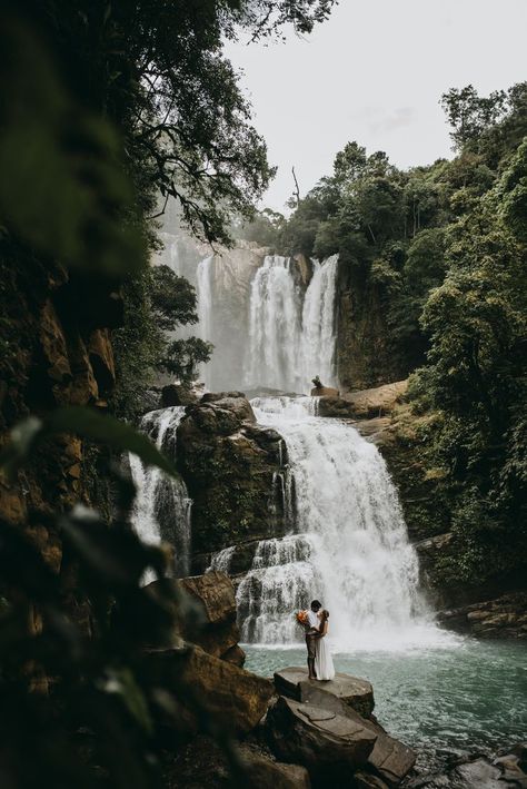 Coata Rica, Costa Rica Waterfall, Nature Elopement, Costa Rica Honeymoon, Getaway Wedding, Waterfall Wedding, Costa Rica Wedding, Hawaii Elopement, Engagement Photo Locations