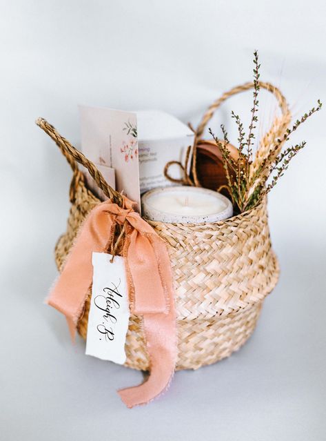 Rustic Gift Basket, Hamper Decoration Ideas Gift, Gift Business Ideas, Bridal Hamper, Rustic Hampers, Bridesmaid Gift Hamper, Bridesmaid Hamper, Self Care Hamper, Basket Hampers