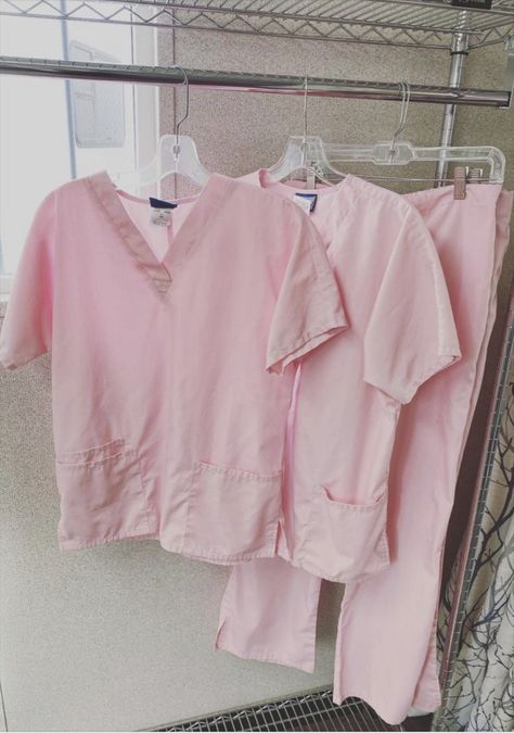 Greys anatomy scrubs Med Doctor, Jo Wilson, Pink Scrubs, Greys Anatomy Scrubs, Scrubs Nursing, Greys Anatomy, Anatomy, Scrubs, Ruffle Blouse