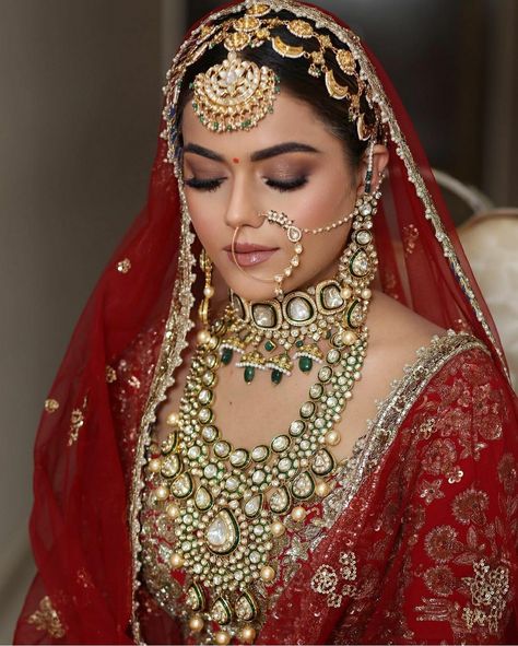 Pakistani Bridal Makeup Red, Regal Bride, Nath Bridal, Indian Bride Makeup, Bridal Jewelry Sets Brides, Indian Wedding Poses, Indian Wedding Gowns, Bridal Makeup Images, Sabyasachi Lehenga