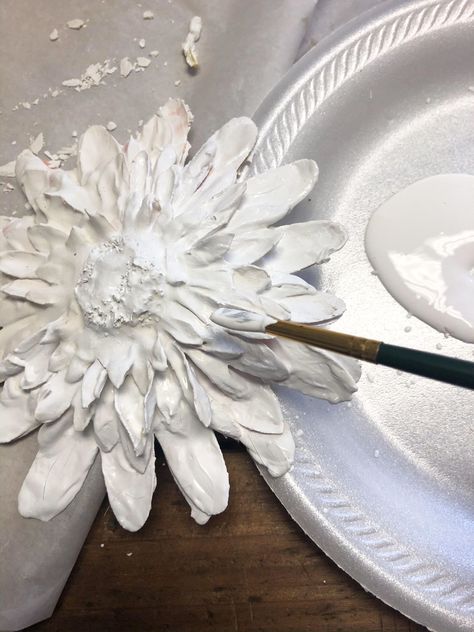 DIY Plaster of Paris Flowers - The Shabby Tree Uses For Plaster Of Paris, Plaster Frames Diy, Plaster Flowers Diy, Plaster Dipped Flowers, Plaster Paris Art, Plaster Of Paris Crafts Ideas Diy, Painting With Plaster Of Paris, Plaster Of Paris Painting, Plaster Of Paris Projects