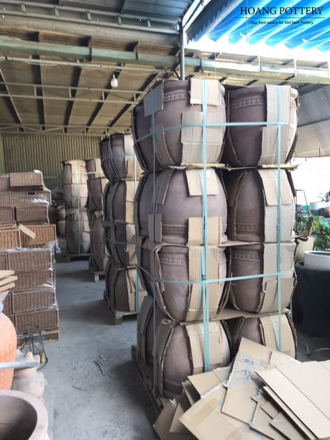 The transportation stage of lots of clay planters wrapped in PE films and packed in pallets carefully at Hoang Pottery factory.  Website: www.hoangpottery.com  #hoangpottery #clayplanters #claypots #gardendecoration #decor #outdoordecoration #decoration Clay Planters, Clay Pots, Garden Decor, Outdoor Decor