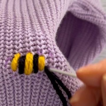 Bee Knitting Pattern, Bee Sweater, Bee Ideas, Bee Embroidery Design, Personalised Jumpers, Embroidered Bee, Bee Embroidery, Wool Embroidery, Baby Embroidery