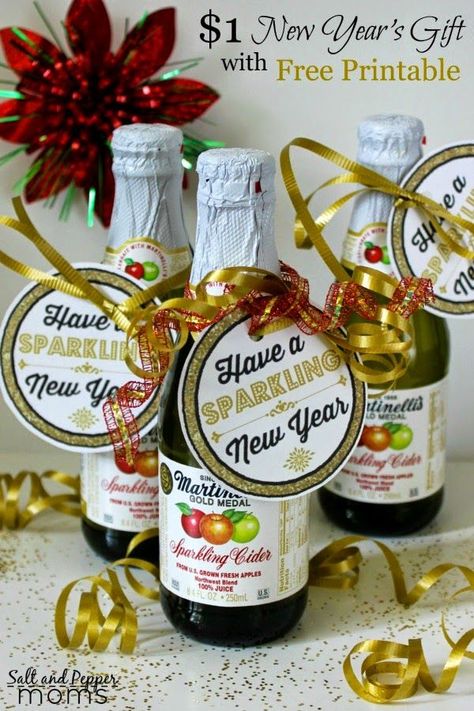 $1 New Year's Gift Idea with Free Printable | Salt and Pepper Moms | Bloglovin’ Christmas Neighbor, Mini Champagne Bottles, Marketing Gift, Neighbor Christmas Gifts, Sparkling Cider, 4 December, Neighbor Gifts, Client Gifts, Realtor Gifts