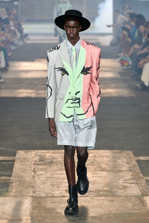 2023 Menswear Fashion Show, Colour Blocking Fashion, Vibrant Outfits, Fashion Silhouette, Catwalk Collection, Color Trends Fashion, Fashion Shoes Flats, Popular Handbags, Menswear Fashion Show