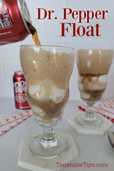 Dr Pepper Float Ice Cream, Dr Pepper Float, Dr Pepper Milkshake Recipe, Vanilla Dr Pepper, Ice Cream Float Bar, Magnolia Bakery Banana Pudding, Birthday 25, Float Recipes, Pepper Recipes