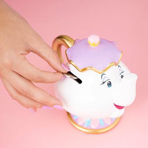 Primark Mrs. Potts teapot bank/money box, from new Disney Beauty and the Beast line, 2017, UK Mrs Potts Teapot, Beauty And The Beast Bedroom, Chip Mug, Disney Merch, Disney Rooms, Disney Princess Dresses, Belle Disney, Money Bank, Disney Beauty And The Beast