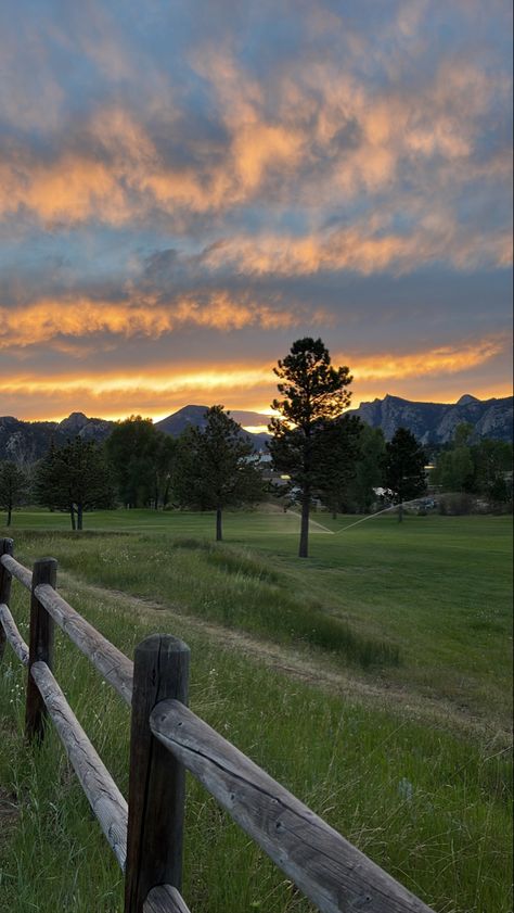 Sunset in the Mountains, sunset photography, Estes Park Colorado, US travel, travel, fence, views, meadows, green grass, pretty skies, mountains, nature Pictures Of Colorado, Estes Park Colorado Aesthetic, Colorado Ranch Aesthetic, Colorado House Aesthetic, Colorado Aesthetic Wallpaper, Colorado Countryside, Colorado Homestead, Idaho Aesthetic, House In Colorado