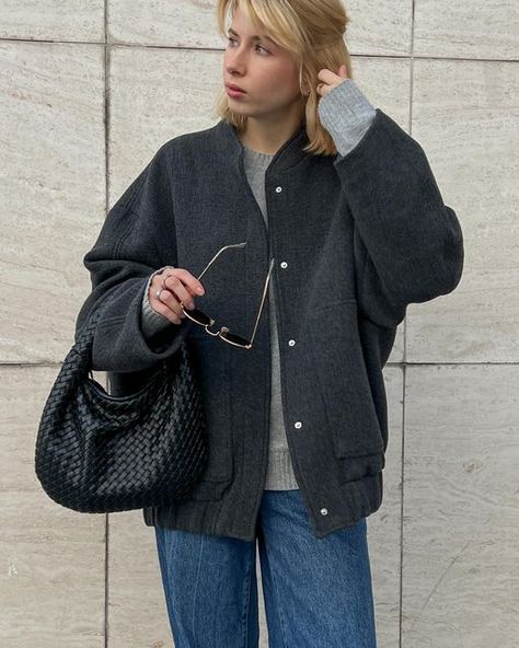 Dark Grey Jacket Outfit, Grey Jacket Outfit, Zara Winter Jacket, Minimalistic Outfits, Zara Jacket, Ootd Ideas, Fall Fits, Winter Outfit, Android Wallpaper