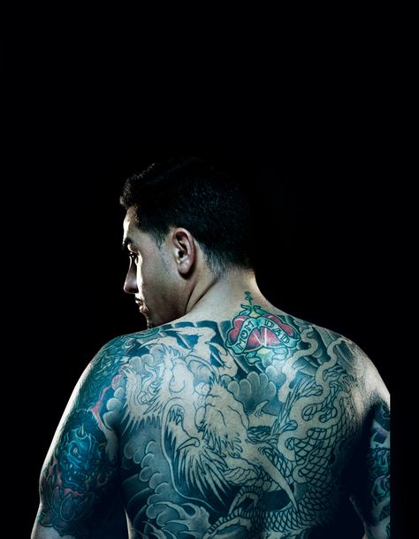 Image of tattoo artist Chris Núñez from TLC's "Miami Ink" shot in Miami by photographer Anthony Mandler. Chris Núñez, Chris Nunez Tattoos, Chris Nunez, Tattoo Guys, Miami Tattoo, Miami Ink, Ink Master, Tattoo Designs Men, Animal Planet