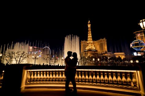 Vegas Couple Aesthetic, Vegas Photoshoot Couple, Vegas Photo Ideas Couple, Las Vegas Couple Aesthetic, Couples In Vegas, Vegas Couples Trip, Vegas Poses, Vegas Proposal, Las Vegas Couple