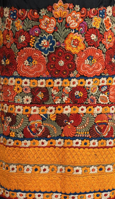 Apron Date: ca. 1920 Culture: Hungarian (Matyó) Medium: silk, cotton http://www.metmuseum.org/Collections/search-the-collections/158313 Hungarian Matyo Embroidery, Cultural Embroidery, Braided Chain Stitch, Hungarian Culture, Hungarian Folk Art, Hungarian Embroidery, Folk Embroidery, Needle Art, Stitch Ideas