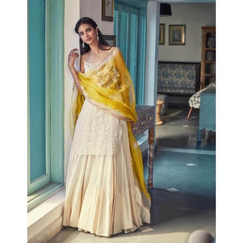 Sharara Designs, Eid Dress, Haldi Outfits, Indian Outfits Lehenga, Nikkah Dress, Traditional Indian Dress, Casual Indian Fashion, Salwar Kamiz, Traditional Indian Outfits