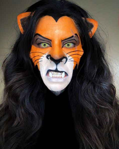 Lion King Face Paint, Scar Makeup Lion King, Scar Makeup, Lion King Play, Scar Lion King, Lion King Costume, Creepy Makeup, Lion King Movie, Creepy Halloween Makeup