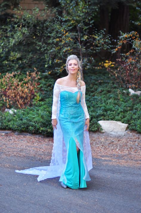 DIY Frozen Elsa Snow Queen Costume // Let it Go! | …love Maegan Snow Queen Costume, Snow White Halloween Costume, Flapper Costume Halloween, Flapper Halloween, Corpse Bride Costume, Elsa From Frozen, Barbie Halloween Costume, Elsa Costume, Barbie Halloween