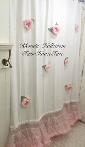 Shabby Chic Shower, Shabby Chic Shower Curtain, Flower Tulle, Chic Bathroom Decor, Chic Bathroom, Shabby Home, Living Vintage, Shabby Chic Curtains, Shabby Chic Room