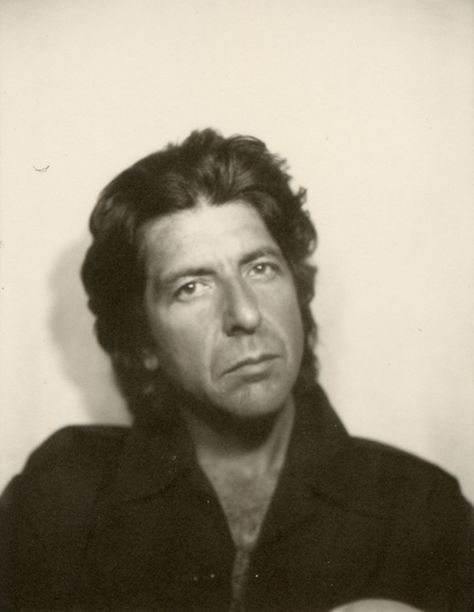 leonard cohen, 1975. Chelsea Hotel, Lou Reed, Leonard Cohen, Charming Man, Most Beautiful People, Rock Legends, Poets, Dog Days, Singer Songwriter