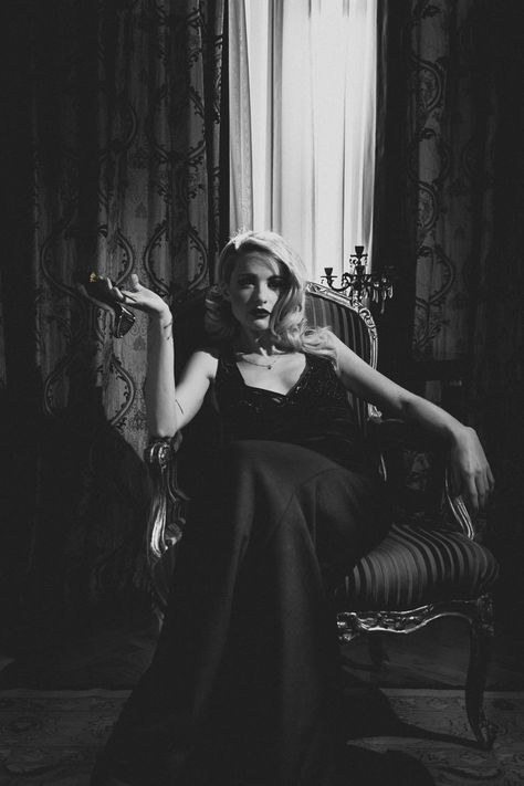 Film Noir Photography, Vintage Photoshoot, Shotting Photo, Glam Photoshoot, Women Aesthetic, Old Hollywood Glam, Photoshoot Idea, Woman Sitting, Dark Feminine Aesthetic