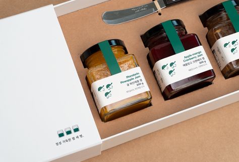 Behance :: For You Honey Label Design, Jam Packaging, Cranberry Jam, Spices Packaging, Tea Packaging Design, Honey Packaging, Jar Packaging, Jar Design, Cake Packaging