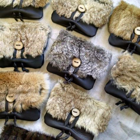 Fur Projects Ideas, Fur Scraps Ideas, Rabbit Pelt Projects, Rabbit Fur Projects, Fur Craft Ideas, Fur Crafts, Fur Projects, Leather Belt Crafts, Craft Fur