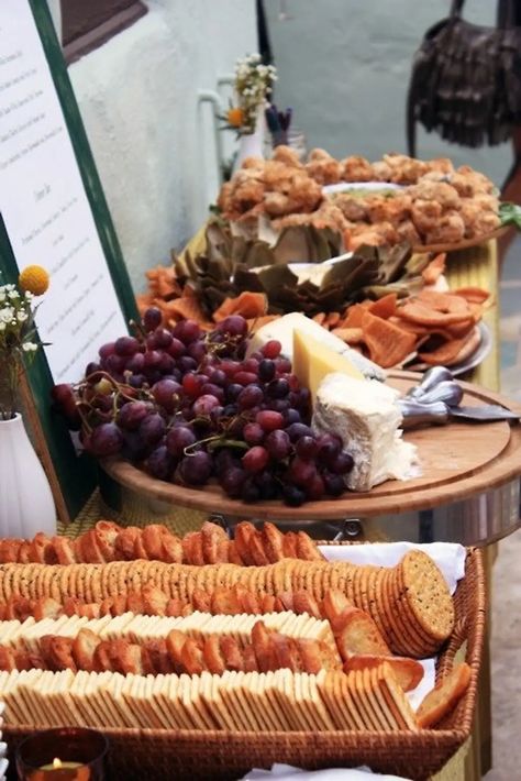 17 Cheese and Crackers Ideas You're Going to Love ... Reception Food Station, Wedding Reception Food Stations, Jungle Fruit, Cheese Platter Presentation, Reception Buffet, Buffet Wedding Reception, Diy Wedding Food, Wedding Food Stations, Cheese Display