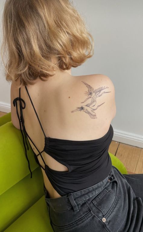 Fan Back Tattoo, Grafic Tattoos, Back Tattoo Layout, Rob Tattoo Women, Bird Back Tattoo, Vintage Aesthetic Tattoos, Backpiece Tattoo, Crane Tattoo, Timeless Tattoo