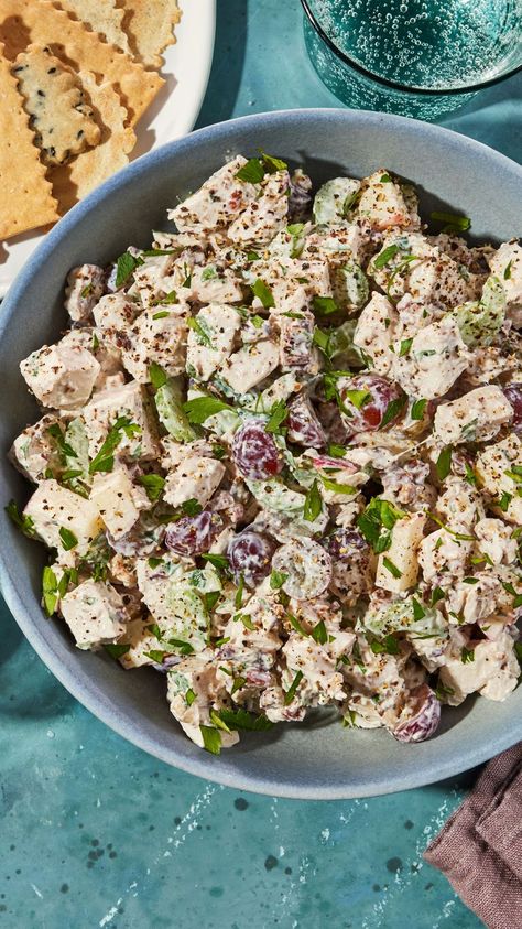 Waldorf Chicken Salad Kroger Chicken Salad Recipe, Waldorf Chicken Salad Recipe, Popular Chicken Recipes, Creamy Chicken Salad, Favorite Chicken Recipes, Waldorf Chicken Salad, Brunch Easter, Salad For Lunch, Breakfast Party Foods