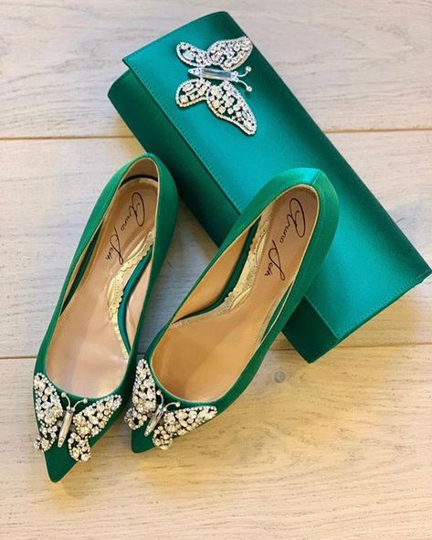 ARUNA SETH en Instagram: “Would you choose embellished flats instead of heels for your glam look this season? 🎄🦋Our Eliana flats with our new matching iconic…” Butterfly Clutch, Embellished Flats, Glass Of Champagne, Crystal Butterfly, The Secret Garden, Rainbow Colours, Casual Day Outfits, Glamorous Style, Glam Looks