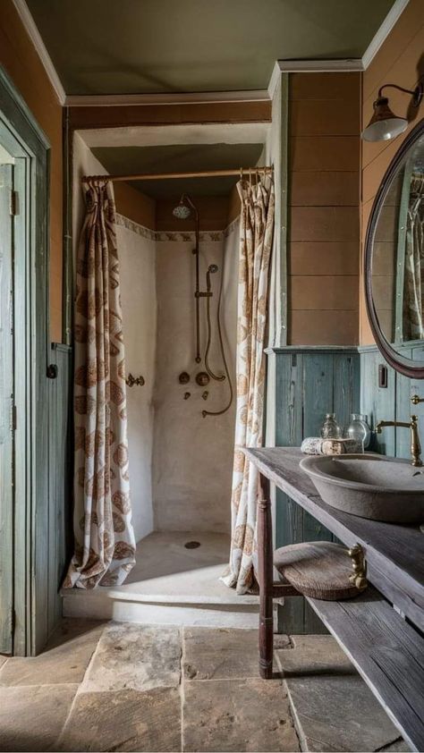 Country Side Bathroom, Wood Beam Bathroom, Rustic Shower Room, Indie Bathroom, Rustic Bathroom Decor Ideas, Rustic Cabin Bathroom, Dark Academia Room Ideas, Western Bathrooms, Man Bathroom